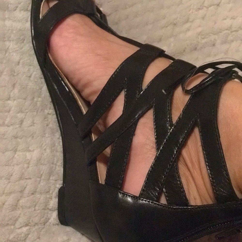 Nine West black sandals